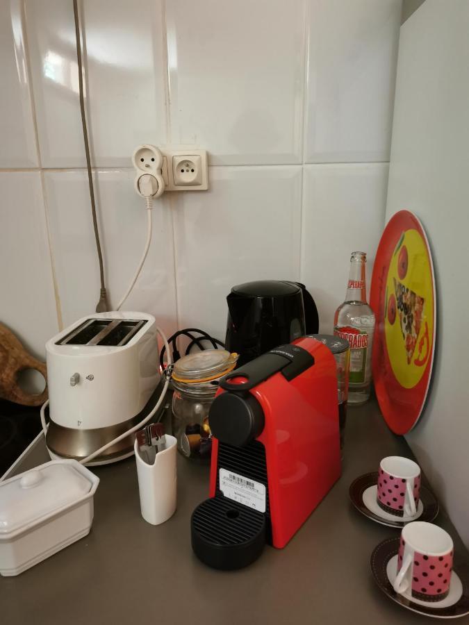 Appartement En Sous Sol De Villa Avec Acces Jardin Et Piscine Marseille Exterior photo