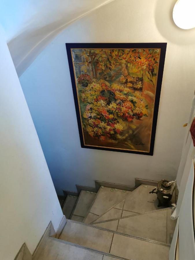 Appartement En Sous Sol De Villa Avec Acces Jardin Et Piscine Marseille Exterior photo
