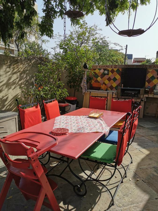 Appartement En Sous Sol De Villa Avec Acces Jardin Et Piscine Marseille Exterior photo
