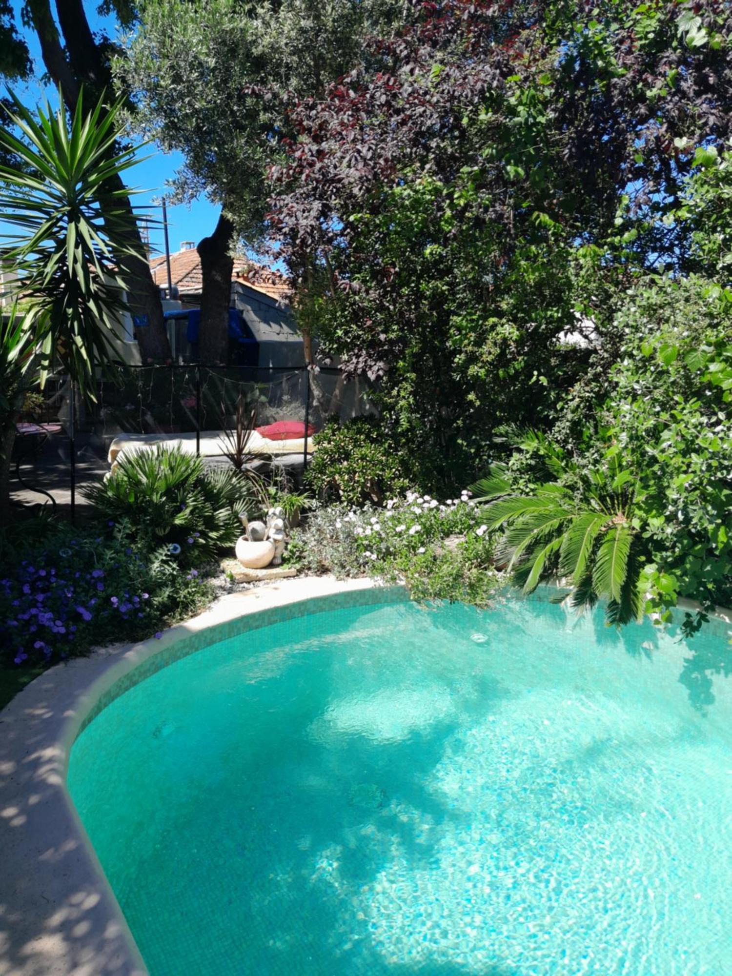 Appartement En Sous Sol De Villa Avec Acces Jardin Et Piscine Marseille Exterior photo